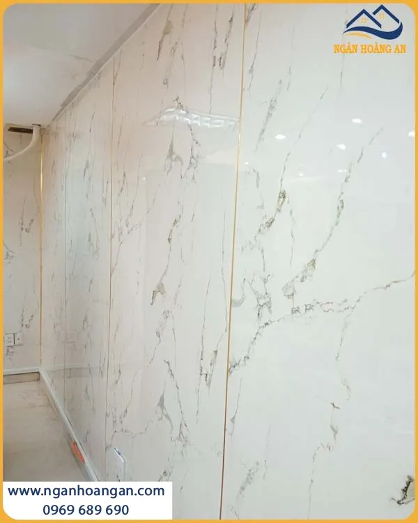 Thi Công Tấm PVC Giả Đá Kosmos Không Bám Bụi, Dễ Lau Chùi